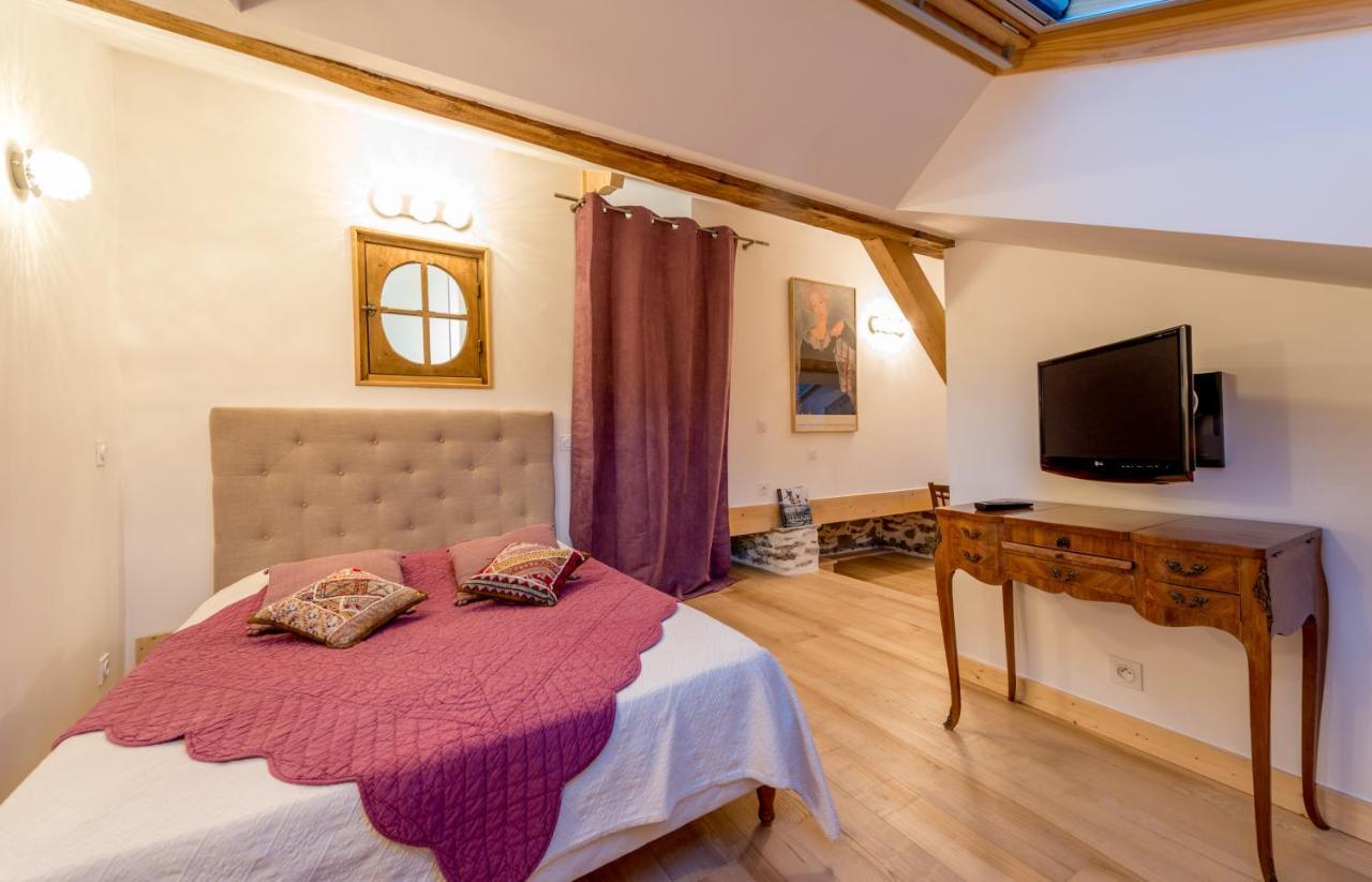 Au Cheval Blanc - appartements et chambres d'hôtes Albertville Exterior foto