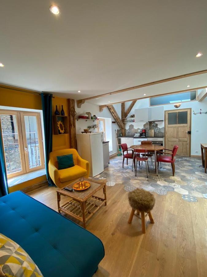 Au Cheval Blanc - appartements et chambres d'hôtes Albertville Exterior foto