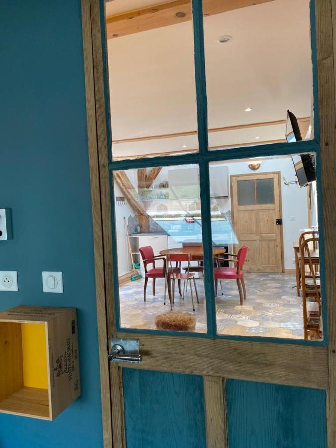 Au Cheval Blanc - appartements et chambres d'hôtes Albertville Exterior foto