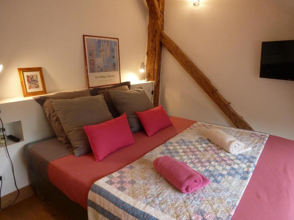 Au Cheval Blanc - appartements et chambres d'hôtes Albertville Exterior foto