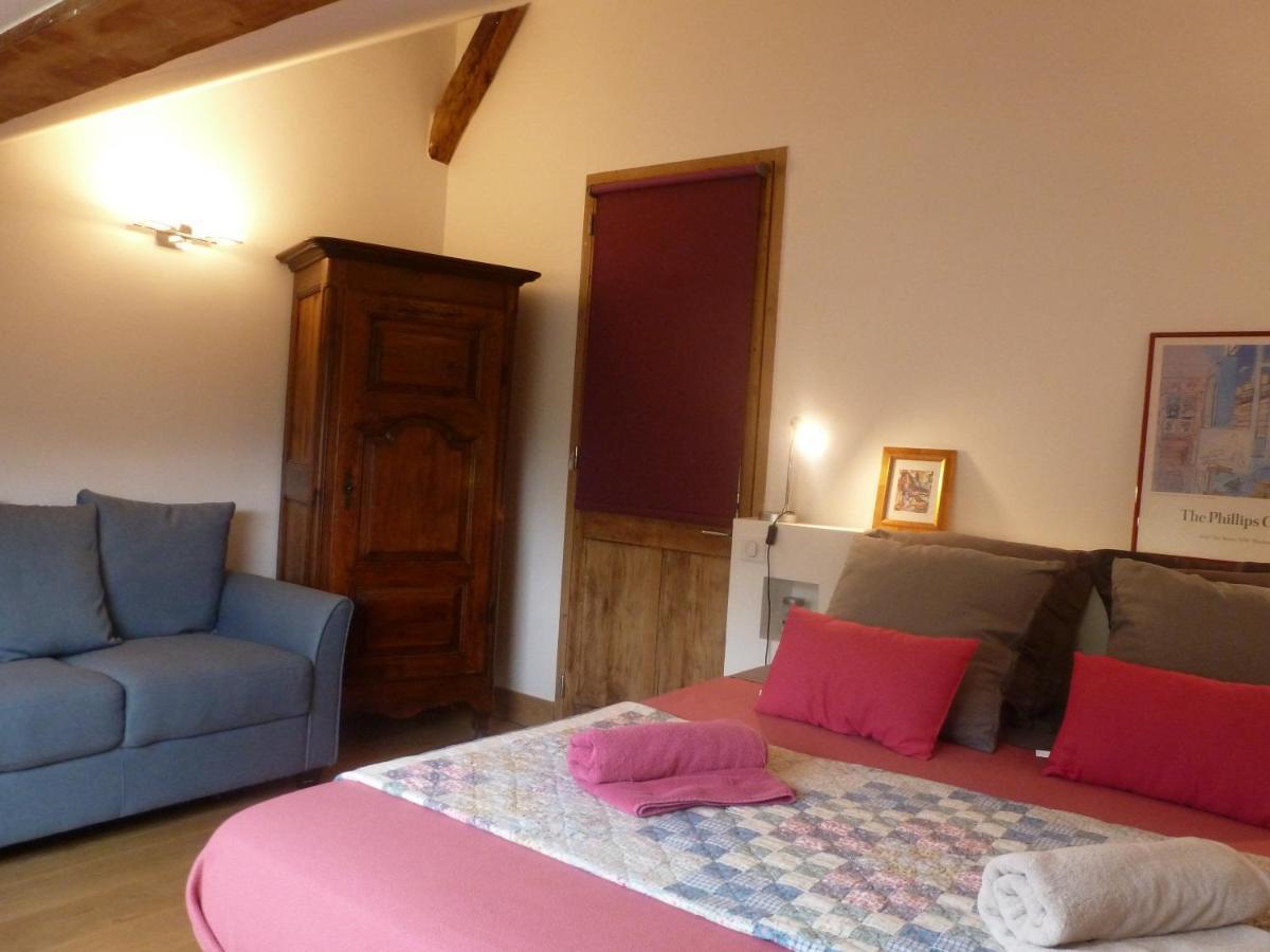 Au Cheval Blanc - appartements et chambres d'hôtes Albertville Exterior foto